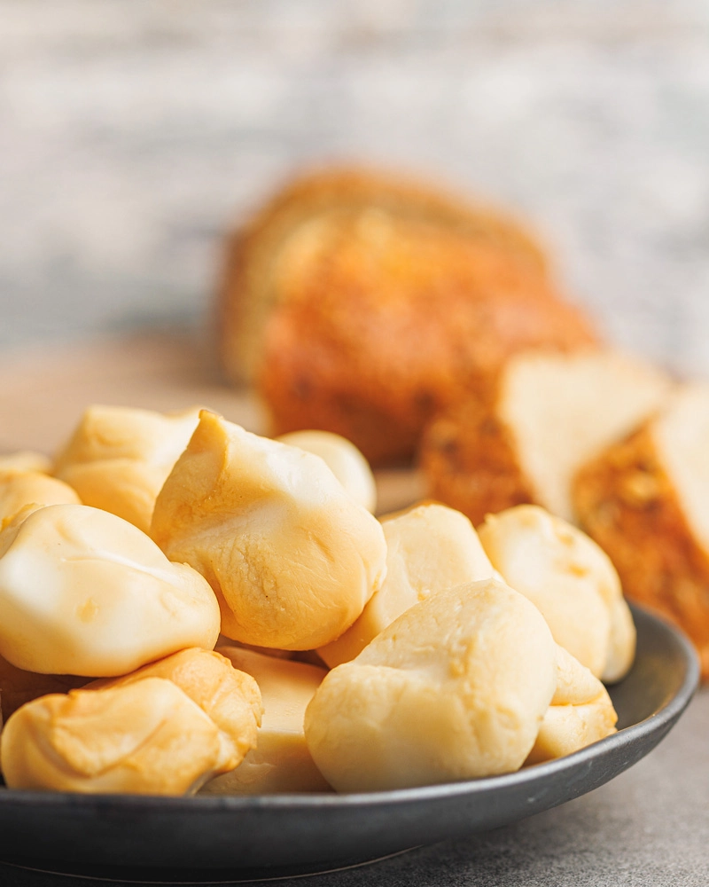 Geräucherter Mini Scamorza - Bio – ansprechend in Szene gesetzt