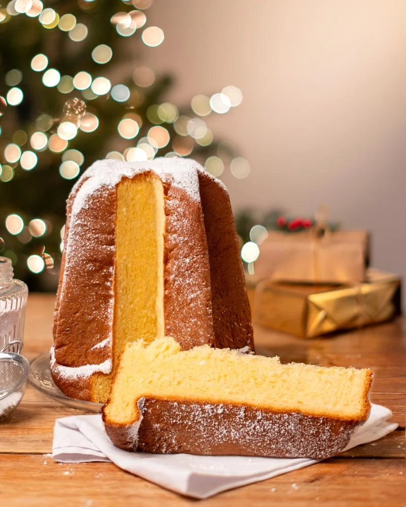 Klassischer Pandoro - im Geschenkkarton – ansprechend in Szene gesetzt