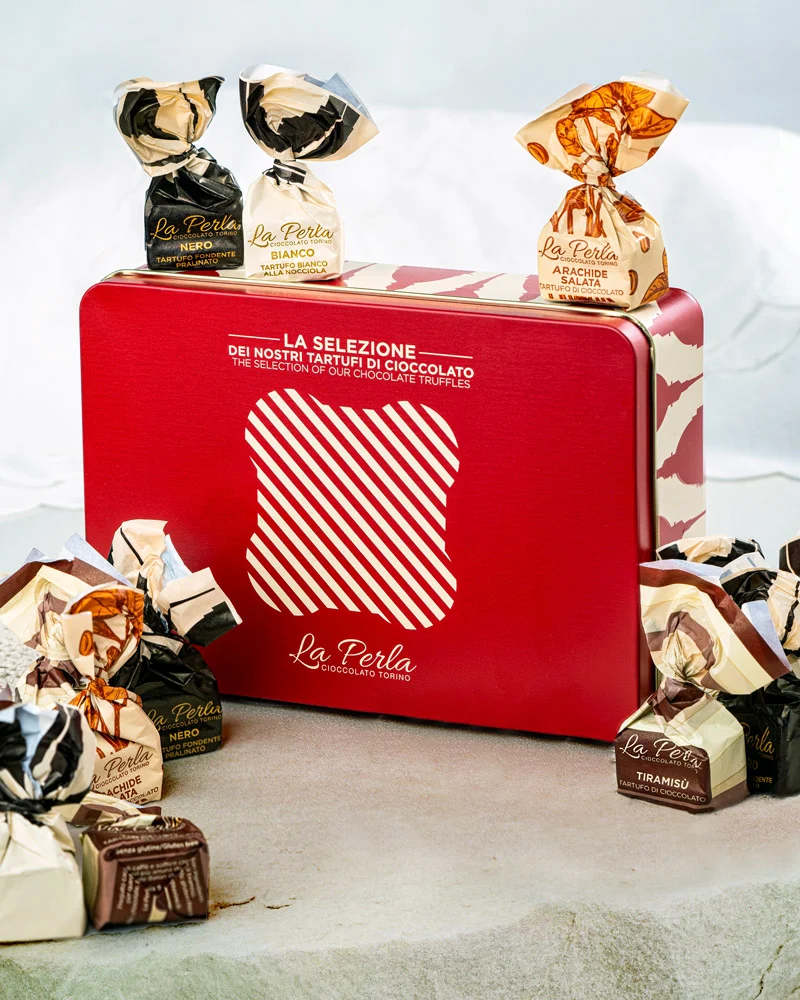 Tartufi La Selezione - Mix in großer Geschenkdose – ansprechend in Szene gesetzt