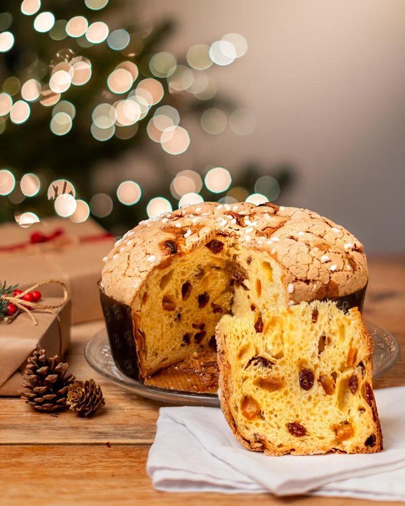 Klassischer Panettone - im Geschenkkarton – ansprechend in Szene gesetzt